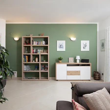 Vila Papillon - Ausgestattete Ferienoase Pula