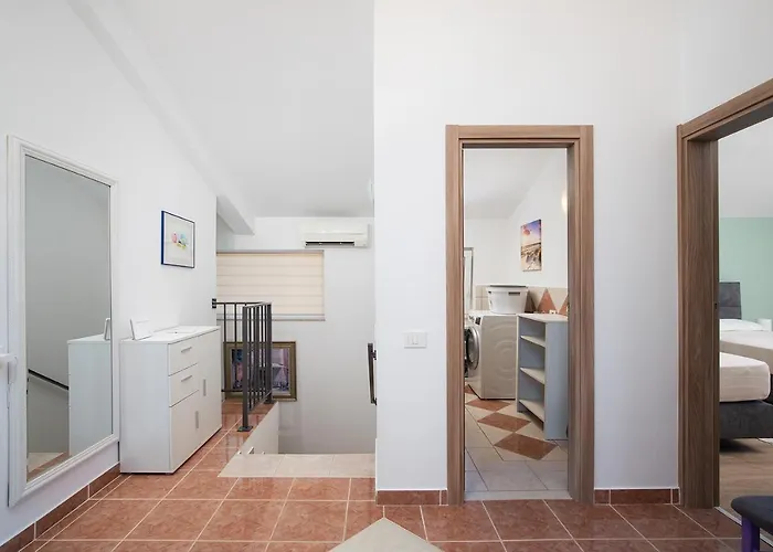 Papillon - Ausgestattete Ferienoase プーラ