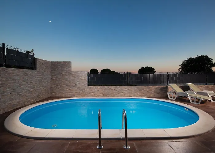 Papillon - Ausgestattete Ferienoase プーラ