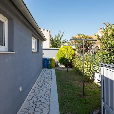 Papillon - Ausgestattete Ferienoase 풀라