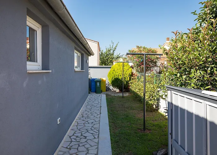 Papillon - Ausgestattete Ferienoase 풀라